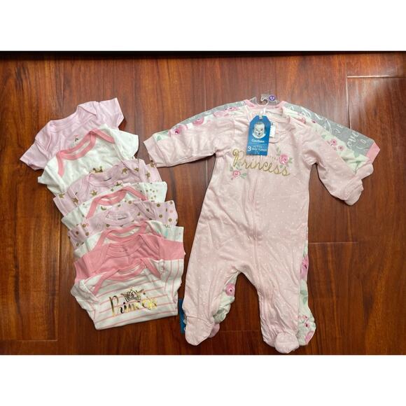 Gerber Princess Onesies and Sleep n Plays Size 0-3‎ Months, New - Picture 1 of 9